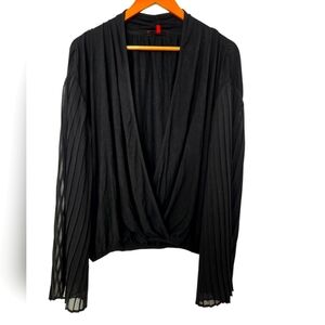 Red By BKE Black Draped Blouse with Pleated Sleeves Size Large